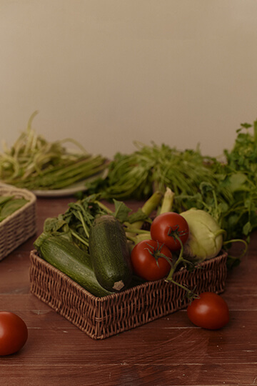 Корзины и вазы