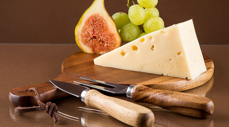 Сырная тарелка: как подобрать сыр и эффектно его подать