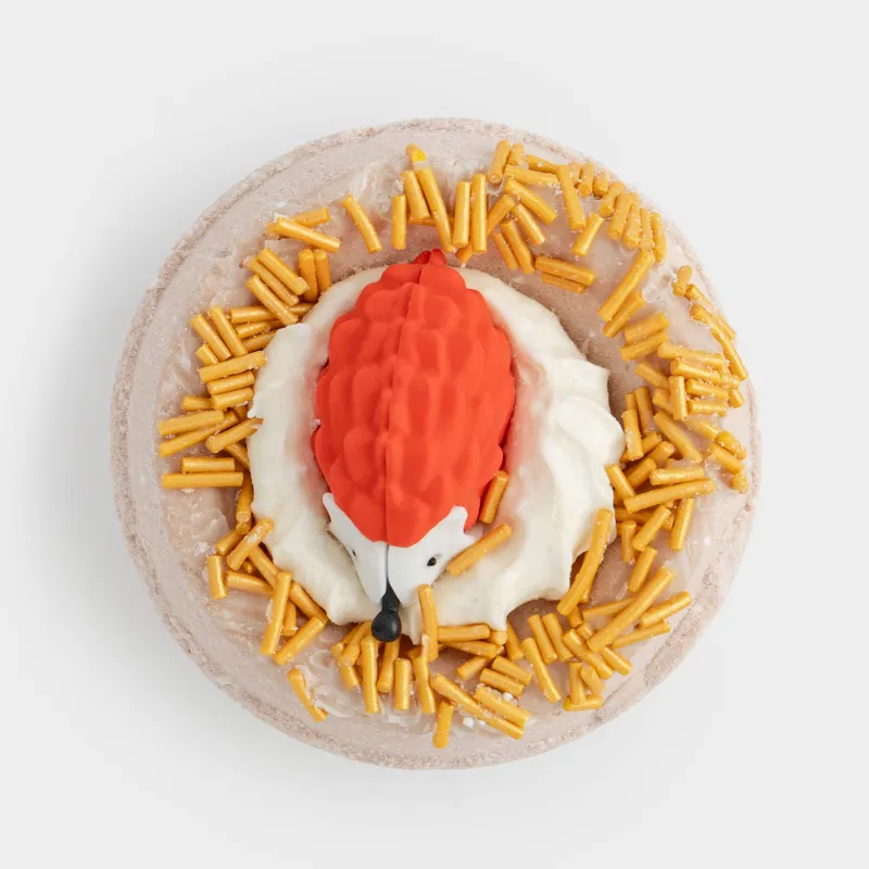 Бомбочка для ванны, 130 гр, с игрушкой, бежевая, Крем-брюле, Ежик, Friends spa