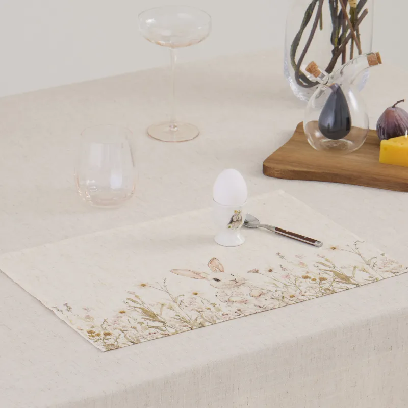 Салфетка под приборы, 30х45 см, полиэстер/лен, бежевая, Кролик в цветах, Bunny in flowers