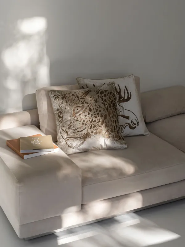Подушка декоративная, 50х50 см, вельвет, бежевая, Ягуар, Panther, image-7