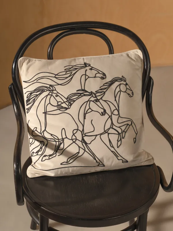 Подушка декоративная, 45х45 см, вельвет, молочно-черная, Лошади, Velvet, image-3