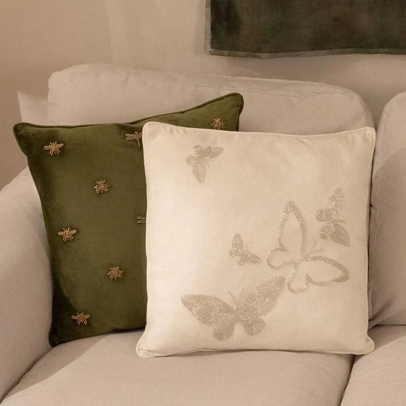 Подушка декоративная, 45х45 см, вельвет/бисер, молочная, Бабочки, Bugs