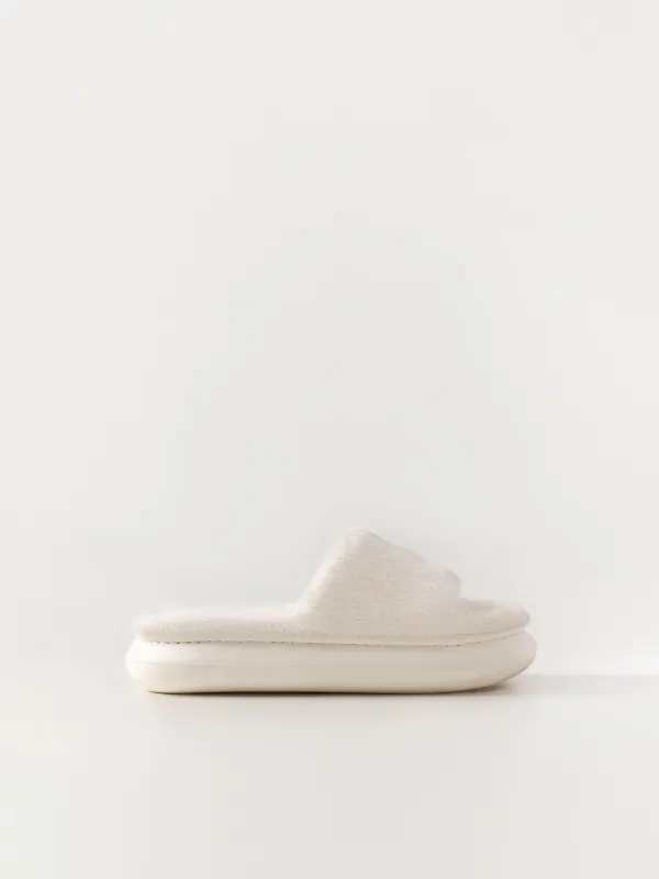 Тапочки женские, домашние, искусственный мех, молочные, Hotty, image-0