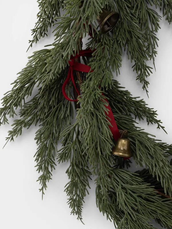 Ветка-гирлянда декоративная, 1,4 м, Хвоя с колокольчиками, Conifer decor, image-1