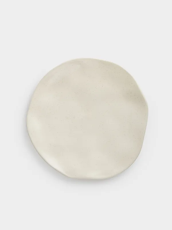Тарелка закусочная, 22 см, керамика K, молочная, Мятый эффект, Crumple creme, image-0
