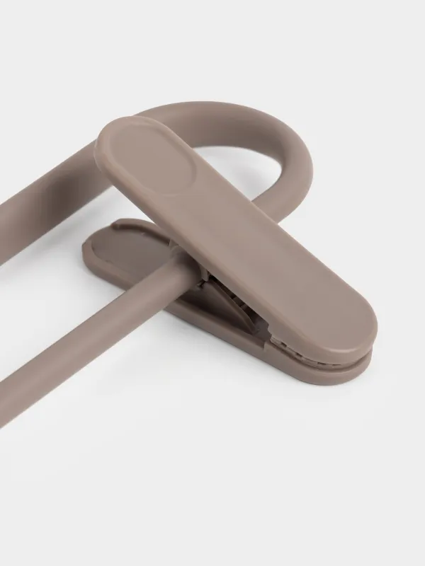 Вешалка для брюк/юбок, 36 см, с зажимами, пластик, мокко, Good house, image-2