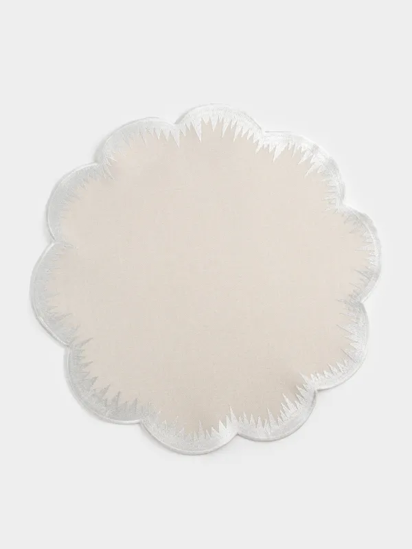 Салфетка под приборы, 38 см, полиэстер, фигурная, серо-бежевая, Волнистые края, Melange, image-0