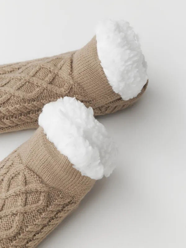 Носки женские, домашние, акрил/шерпа, песочные, Косы, Knitted soft, image-1