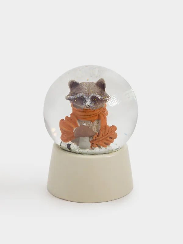 Снежный шар, 6 см, стекло/полирезин, молочный, Енот с грибом, Forest animals, image-0