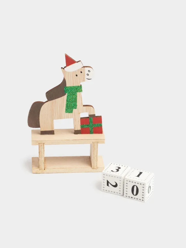 Календарь настольный, 10 см, с кубиками, дерево/полиэстер, Лошадка с подарком, Figure wood, image-4