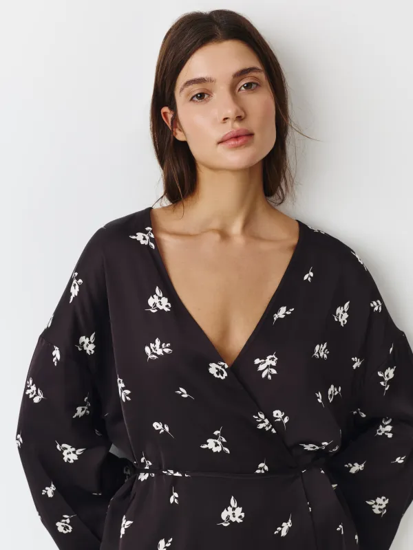 Кимоно женское, домашнее, р. S, вискоза, черно-белое, Цветы, Leyra, image-1