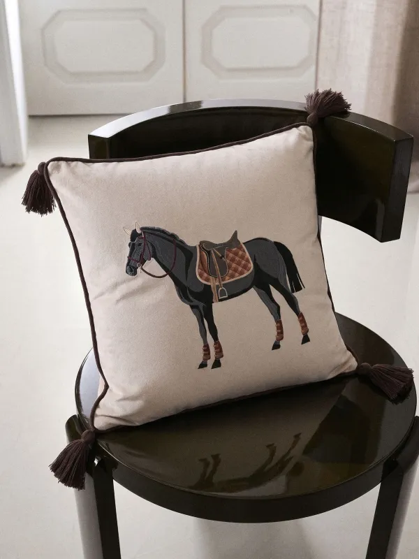 Подушка декоративная, 45х45 см, с кисточками, Конь, Warhorse, image-2