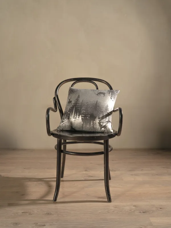 Подушка декоративная, 45х45 см, вельвет, серебристо-серая, Олени в лесу, Winter deer, image-2