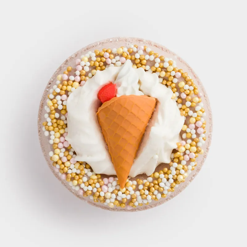 Бомбочка для ванны, 130 гр, с игрушкой, розовая, Зефир сливочный, Рожок, Food spa