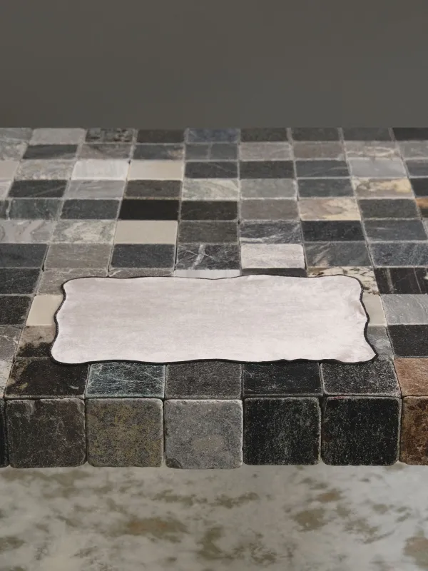 Салфетка под приборы, 30х45 см, бархат, фигурная, молочная, Черный кант, Velvet framed, image-8