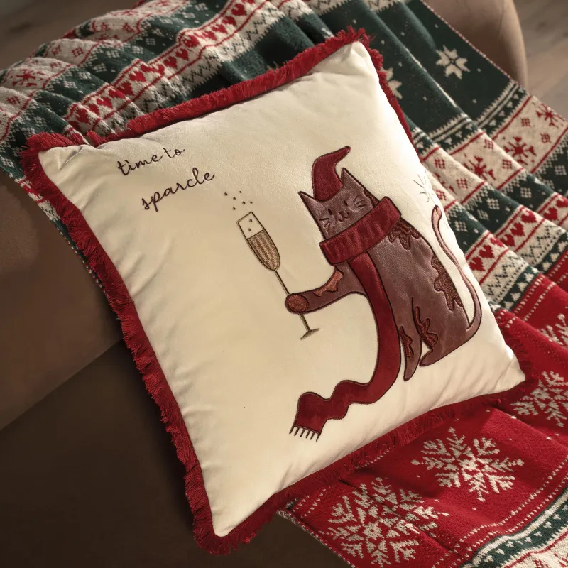 Подушка декоративная, 45х45 см, с бахромой, вельвет, молочная, Кот, Christmas cat