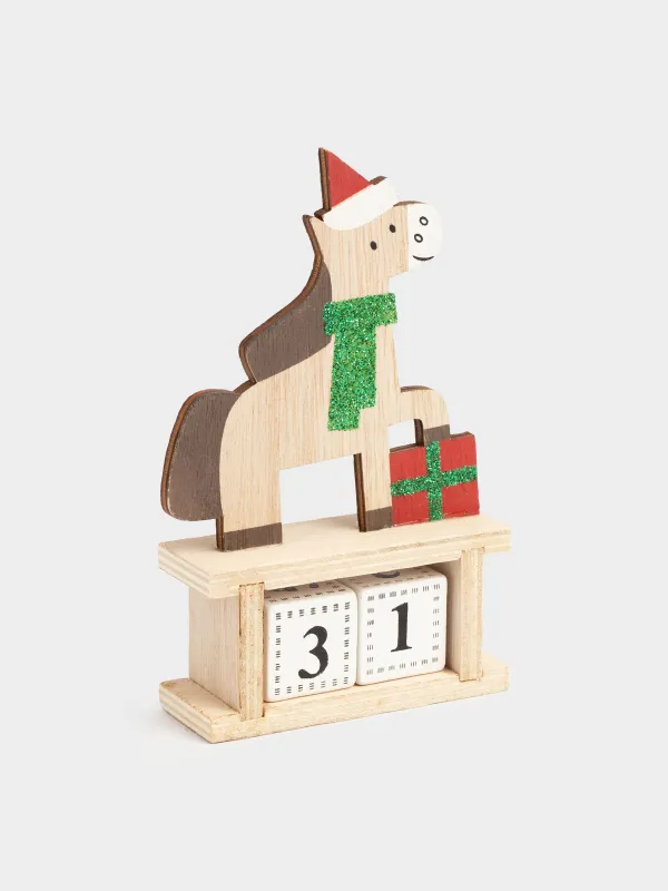 Календарь настольный, 10 см, с кубиками, дерево/полиэстер, Лошадка с подарком, Figure wood, image-1