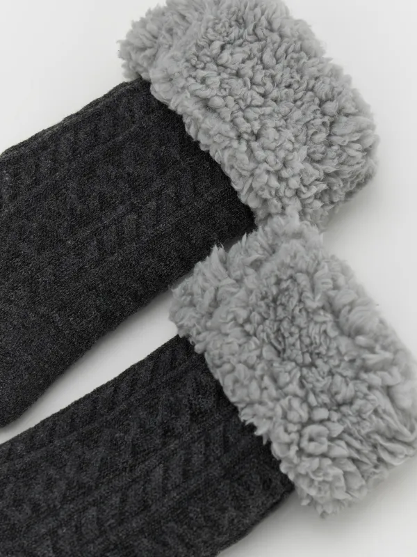 Носки мужские, домашние, акрил/шерпа, черные, Косы, Knitted soft, image-1