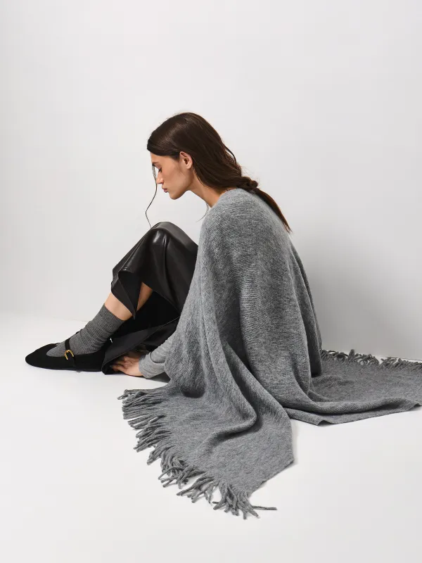 Пончо с бахромой, серое, image-5