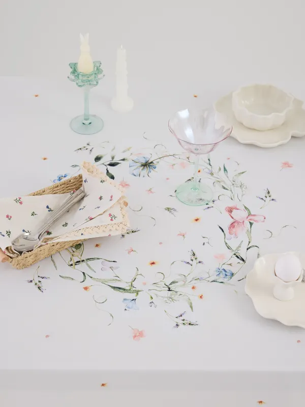 Скатерть, 170х250 см, полиэстер, белая, Кролики и цветы, Rabbits in flower, image-1