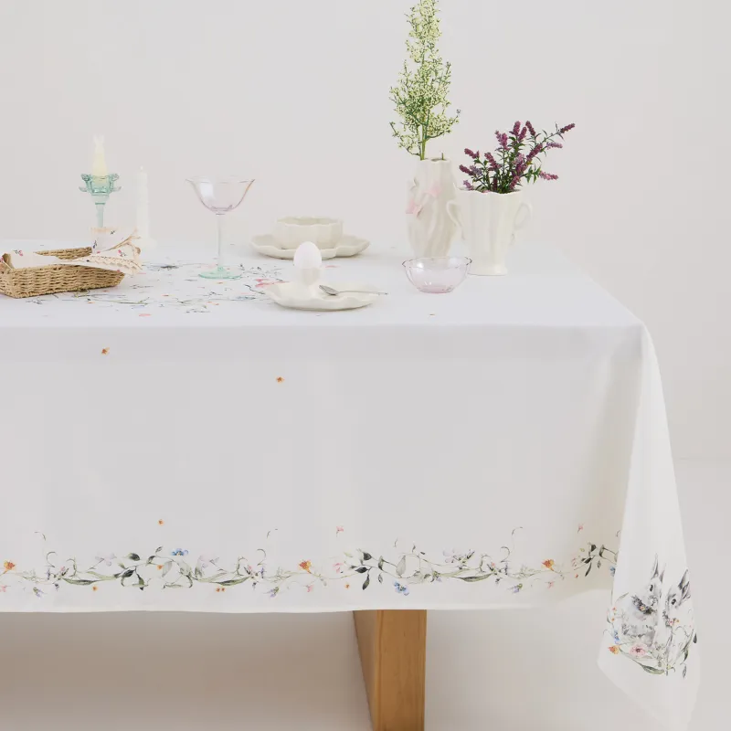 Скатерть, 170х250 см, полиэстер, белая, Кролики и цветы, Rabbits in flower