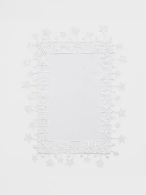 Салфетка под приборы, 30х45 см, с кружевом, полиэстер, белая, Звезды, Stars framed, image-0