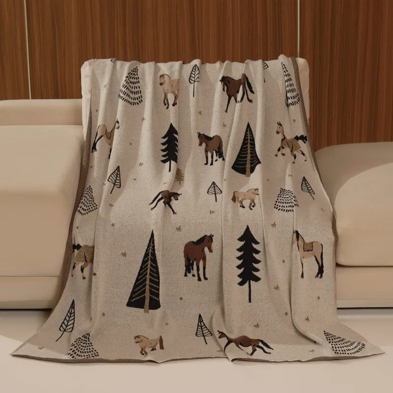 Плед, 130х170 см, хлопок/люрекс, белый, Лошади и елки, Forest horse