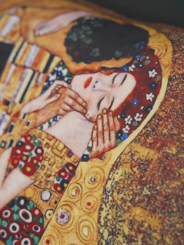 Подушка декоративная, 45х45 см, полиэстер, Поцелуй, Климт, Art поцелуй, image-3