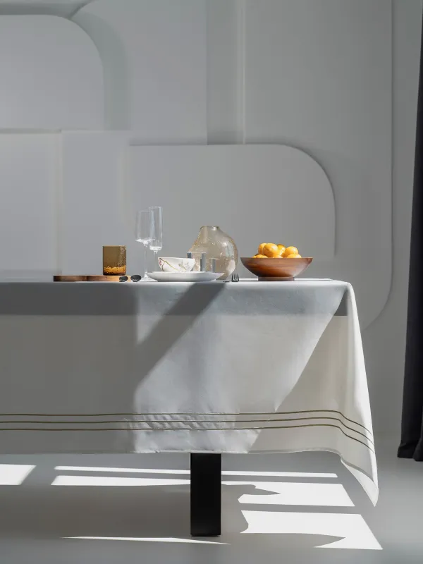 Скатерть, 170х250 см, полиэстер, белая, Линии, Trim gold, image-0