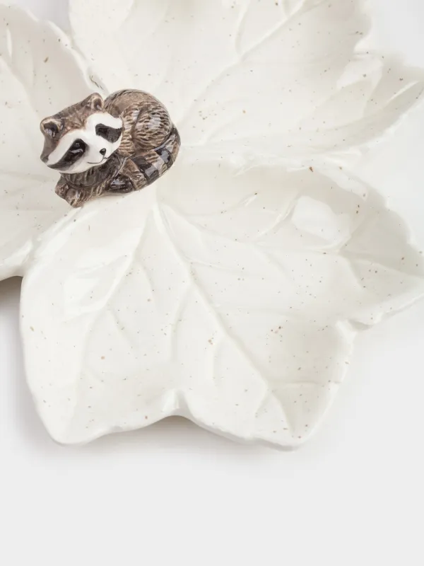 Менажница, с декором, 21 см, 3 отд, керамика D, молочная, в крапинку, Енот на листьях, Slight frost, image-1