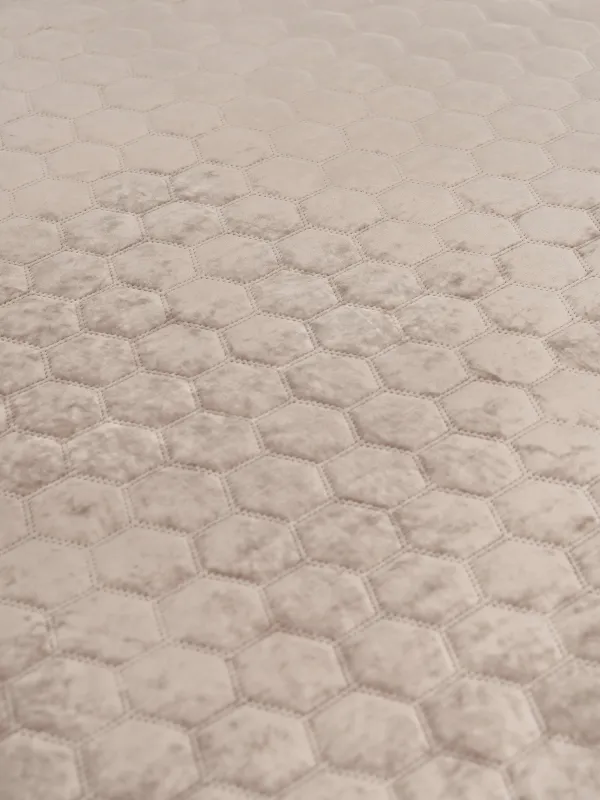 Покрывало, 220х240 см, стеганое, вельвет/микрофибра, коричневое, Соты, Lion, Stitch velvet, image-3