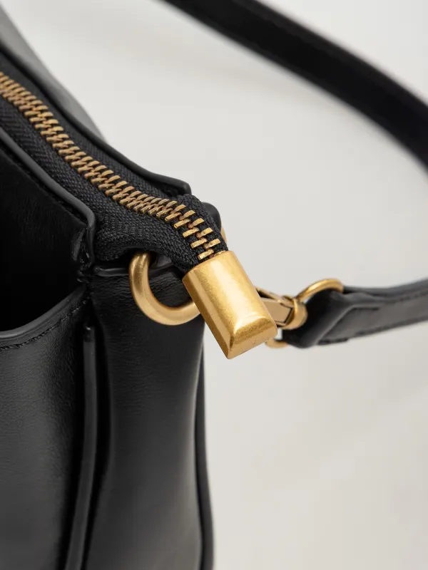 Сумка женская, 23х13 см, с ручкой и плечевым ремнем, с брелоком, полиуретан, черная, Force, image-4