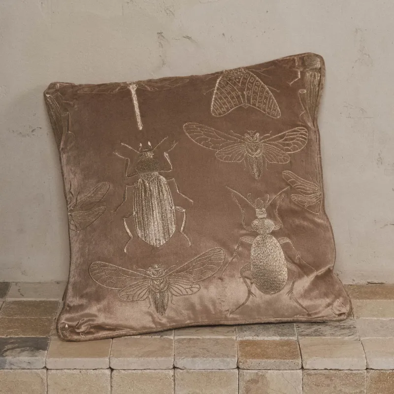 Подушка декоративная, 50х50 см, вельвет, бежево-коричневая, Жуки, Bugs