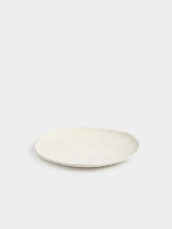 Тарелка обеденная, 27 см, керамика K, молочная, Мятый эффект, Crumple creme, image-1