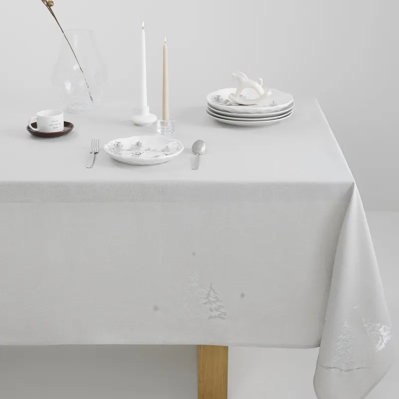 Скатерть, 170х250 см, полиэстер, светло-серая, Олени и ели, Forest fawn