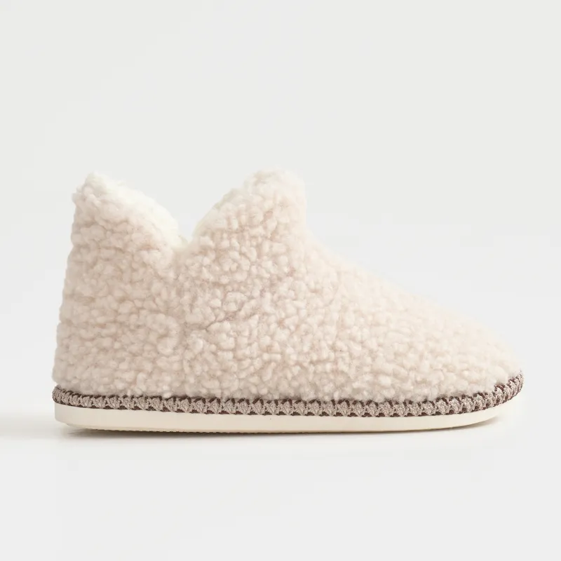 Тапочки домашние, высокие, молочные, Cozy winter