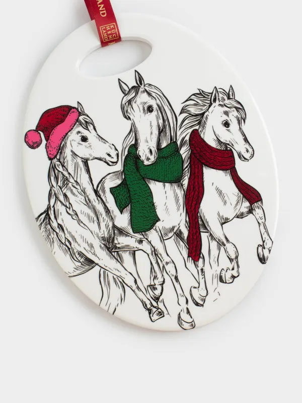 Подставка под горячее, 15x20 см, керамика/пробка, овальная, белая, Лошади в шарфах, Horse trio, image-3