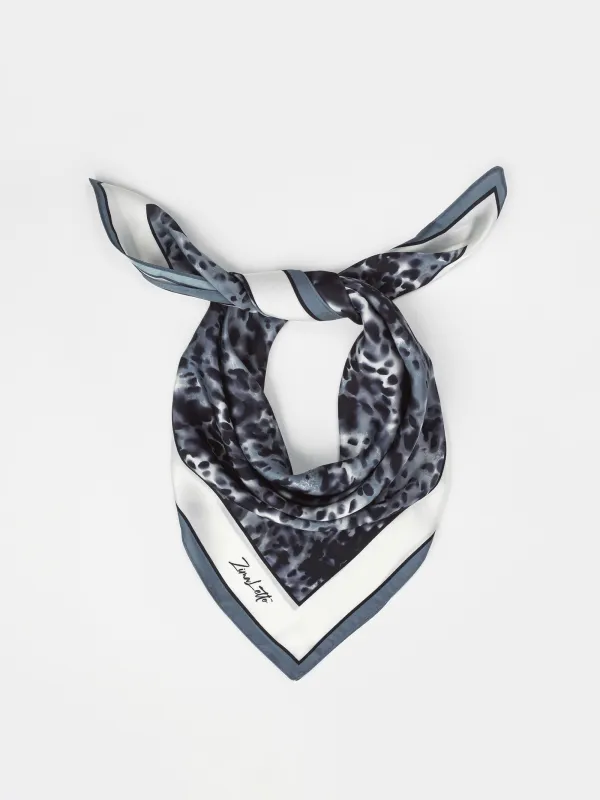 Платок женский, 70x70 см, полиэстер, черно-серый, Анималистичный принт, Kerchief, image-3