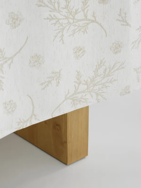 Скатерть, 170х250 см, жаккард, полиэстер, бежевая, Ветви и шишки, Conifer branches, image-5