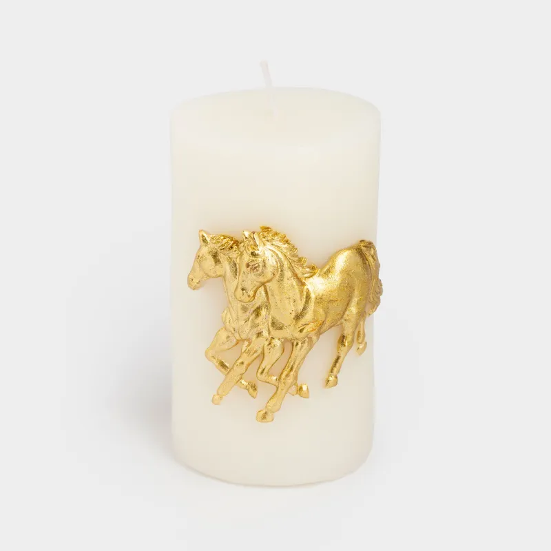Свеча, 6х10 см, цилиндрическая, молочная, Золотистые лошади, Horse gold