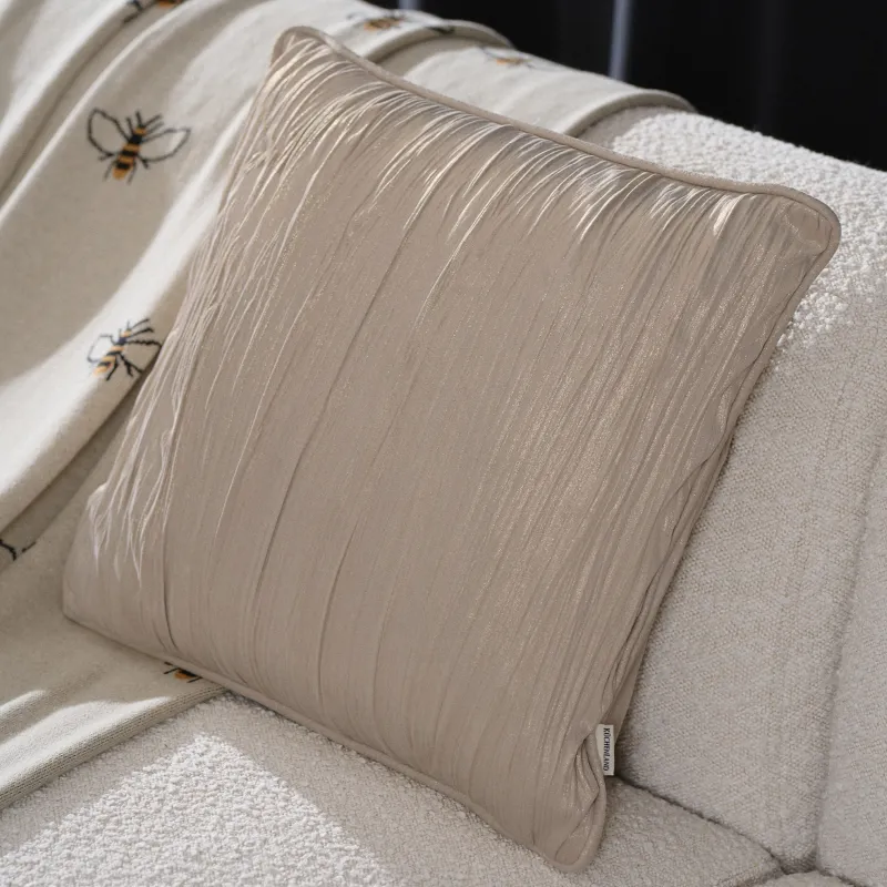 Подушка декоративная, 45х45 см, вельвет, молочно-золотистая, Волны, Aspect