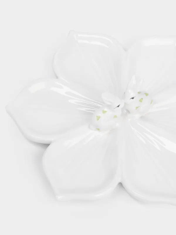 Блюдо, 23 см, керамика D, молочное, Кролики на цветке, Rabbit bloome, image-1