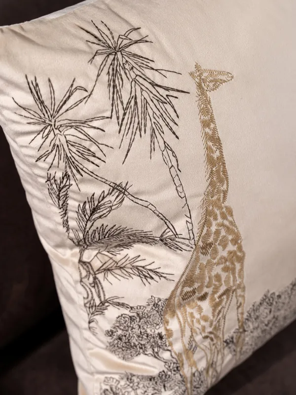 Подушка декоративная, 45х45 см, вельвет, песочная, Жирафы, Tropical oasis, image-5