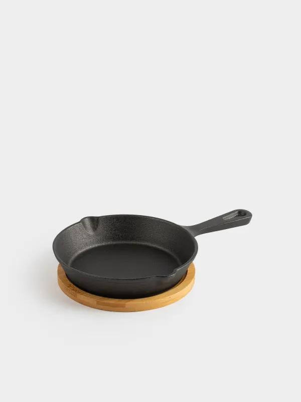 Сковорода, 14 см, на подставке, чугун/бамбук, круглая, черная, Authentic , image-0