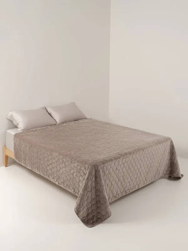 Покрывало, 220х240 см, стеганое, вельвет/микрофибра, коричневое, Соты, Lion, Stitch velvet, image-1