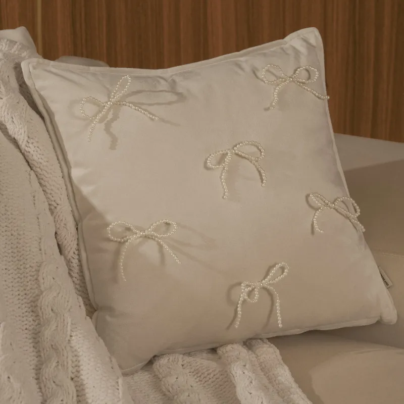 Подушка декоративная, 45х45 см, вельвет/бисер, молочная, Банты, Pearl bow