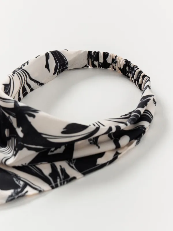 Бандана, 30 см, на резинке, полиэстер, молочная, Цветы, Kerchief, image-1