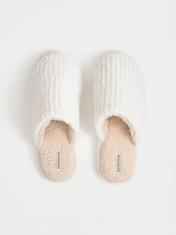 Тапочки женские, Plush font, image-1