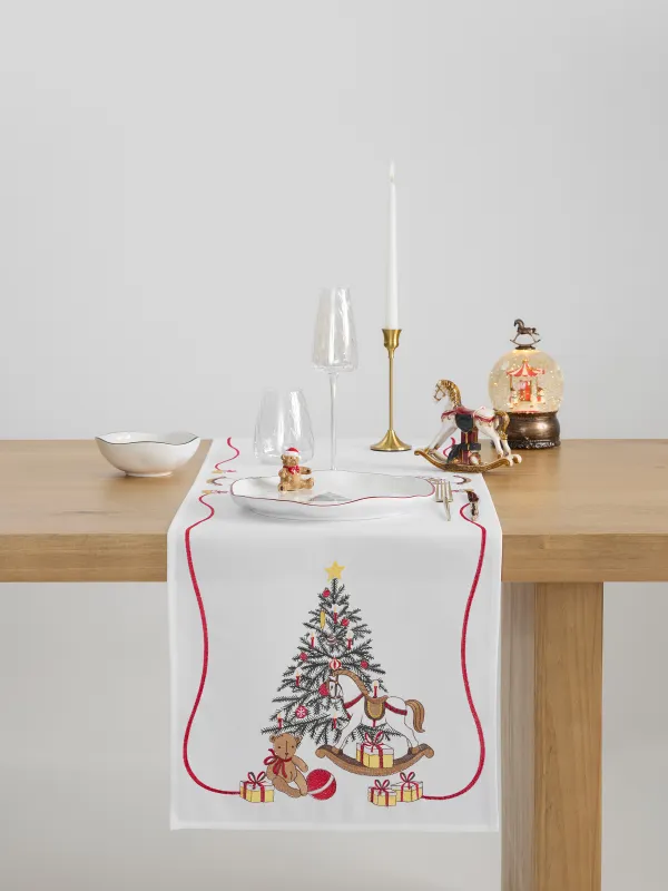 Дорожка настольная, 40х160 см, полиэстер, белая, Елка и лошадки, Holiday horse, image-2